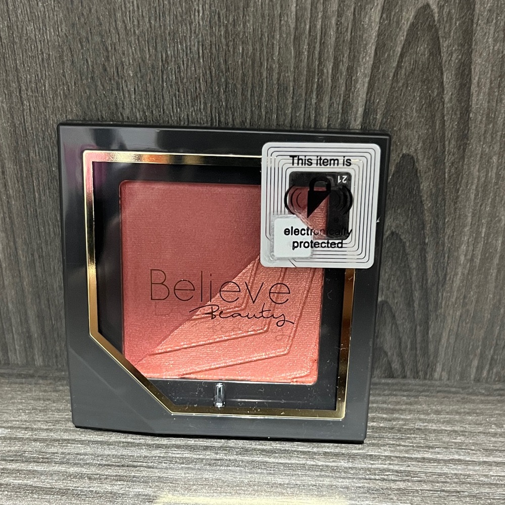 Believe beauty major monochrome matte and shimmer Blush duo